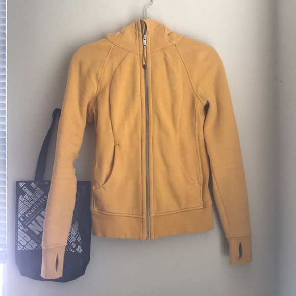 lululemon athletica Tops - 🍋 Lululemon Scuba Hoodie w/ Reusable Bag!!